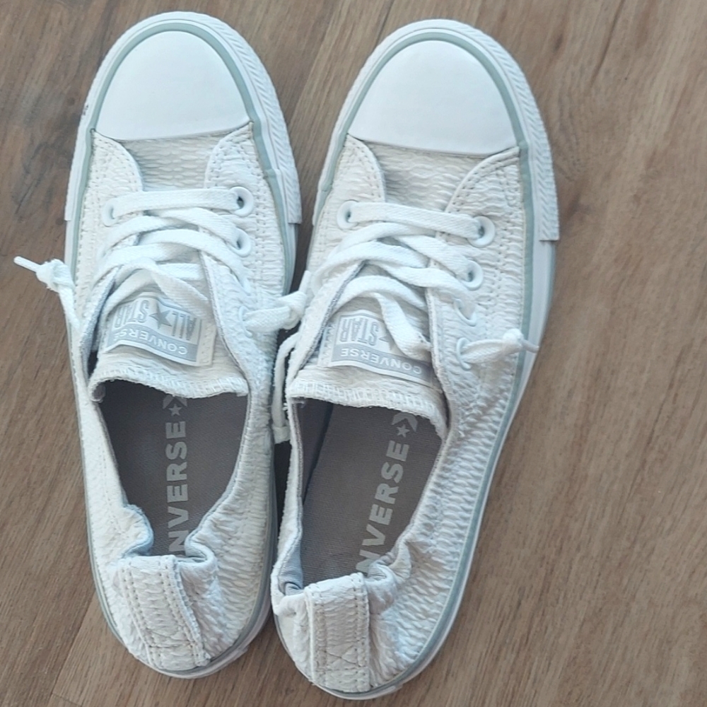 Converse Women's Chuck Taylor All Star Size 6